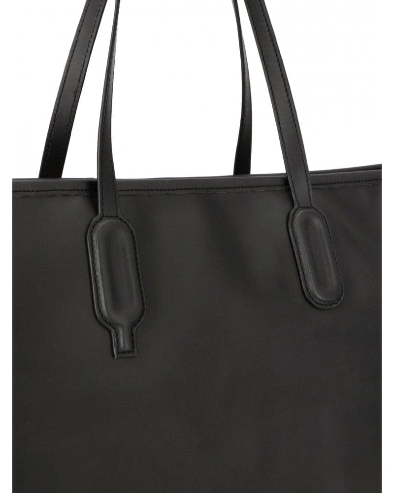 Black Edy Green Shopper Tote made from 100% ecofriendly Apple peel.