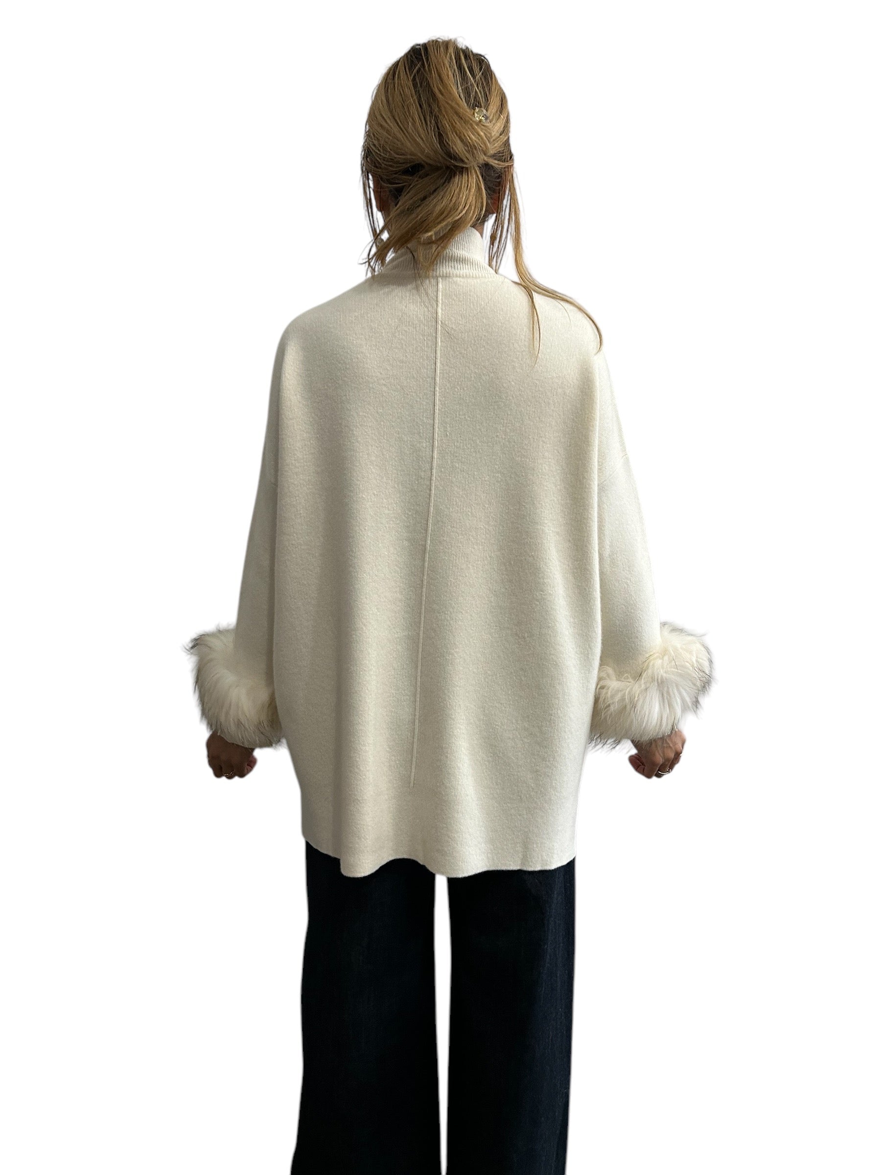 Sweater Long Neck Fur Finish Cream